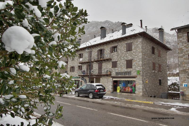 Apartaments La Peguera Bohí Exterior foto